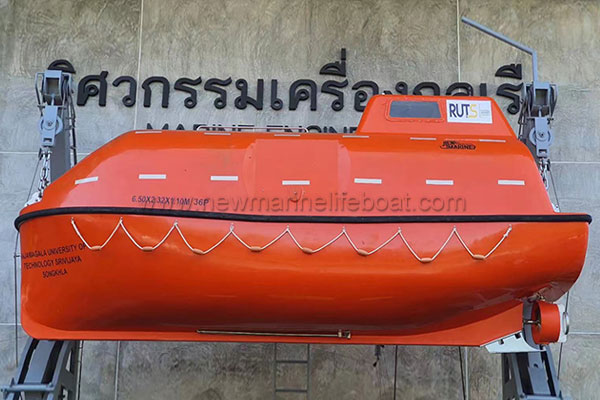 Do you know difference between rescue boat and lifeboat?